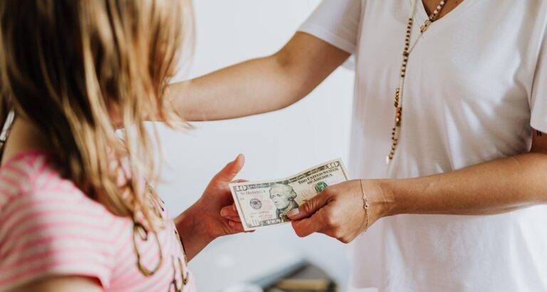 Tips To Help You Manage Your Personal Finances